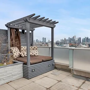 https://2br-suite-large-terrace-city-lakeview-parking.niagara-fallshotels.com